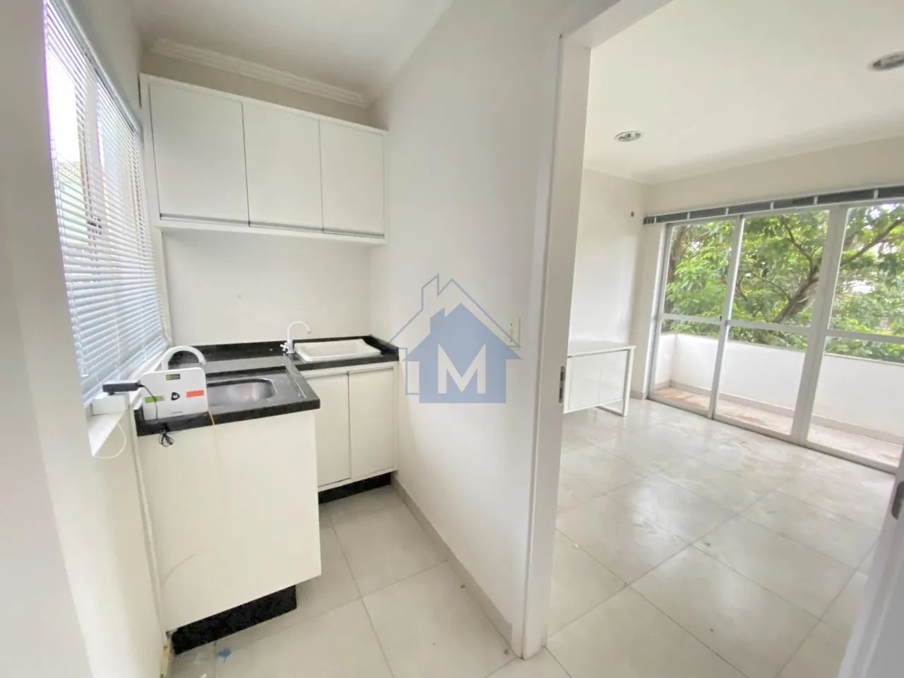Sala Comercial na Av. Brasil, 3º andar, com elevador! - Foto 3