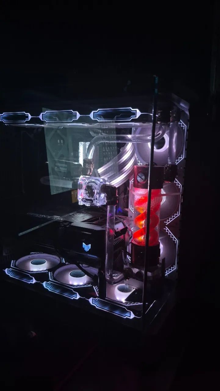 PC GAMER CUSTOM