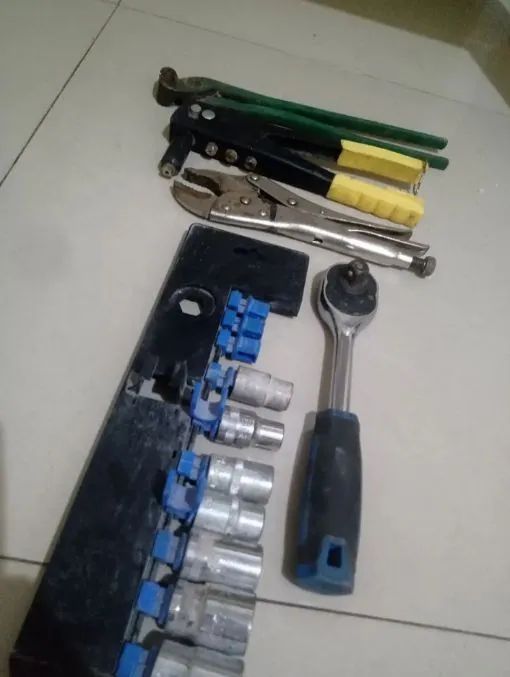 Kit ferramentas <br>Catraca <br>Alicate pressão <br>Alicate arrebite <br>Turques  - Foto 4