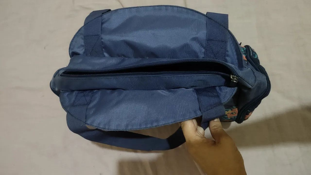 Bolsa Mormaii azul com estampa floral  - Foto 5