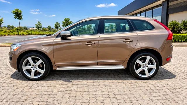 Volvo Xc 60 T-5 R-DESIGN 2.0 FWD 5P 2013