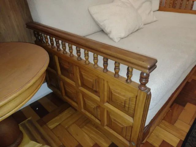 SOFÁ CAMA, JACARANDÁ E TECIDO BOUCLE OFF WHITE - Foto 4