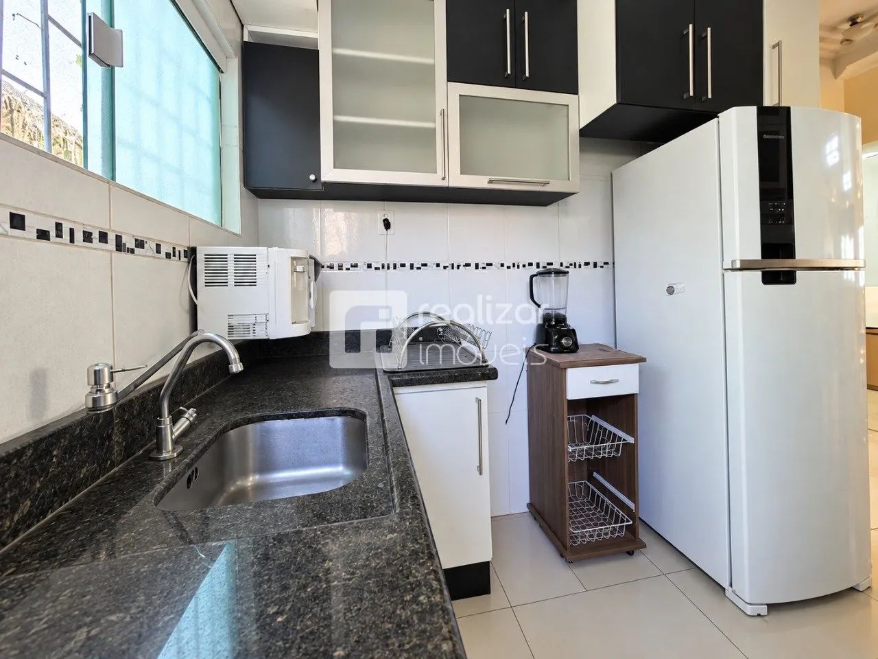 Casa 4 dormitórios, sendo 2 suítes, em Capoeiras - Foto 4
