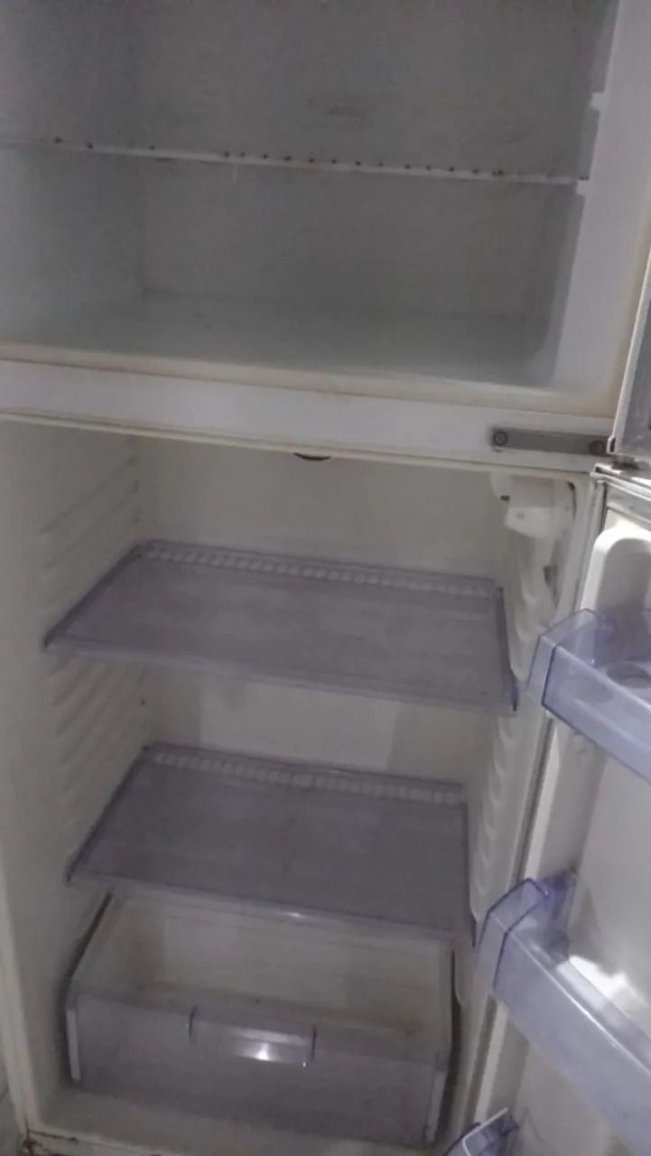 GELADEIRA DUPLEX COM DEFEITO  - Foto 4