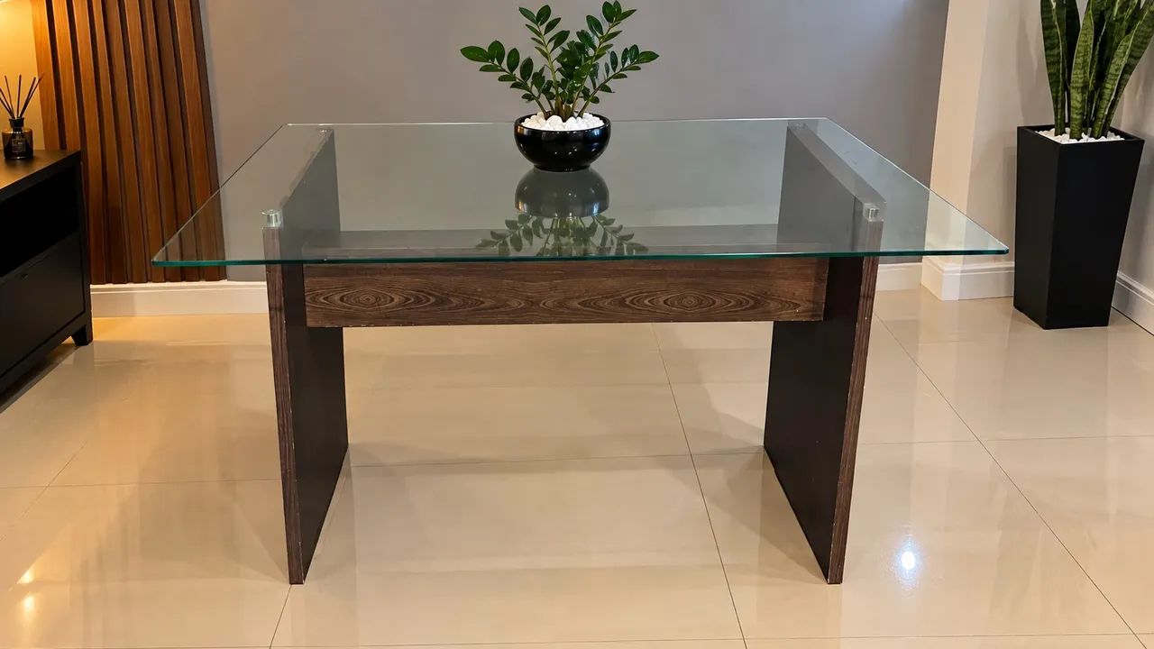 Mesa sem cadeira 