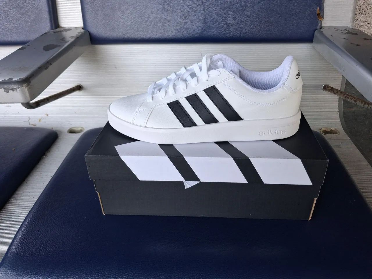 TENIS ADIDAS 