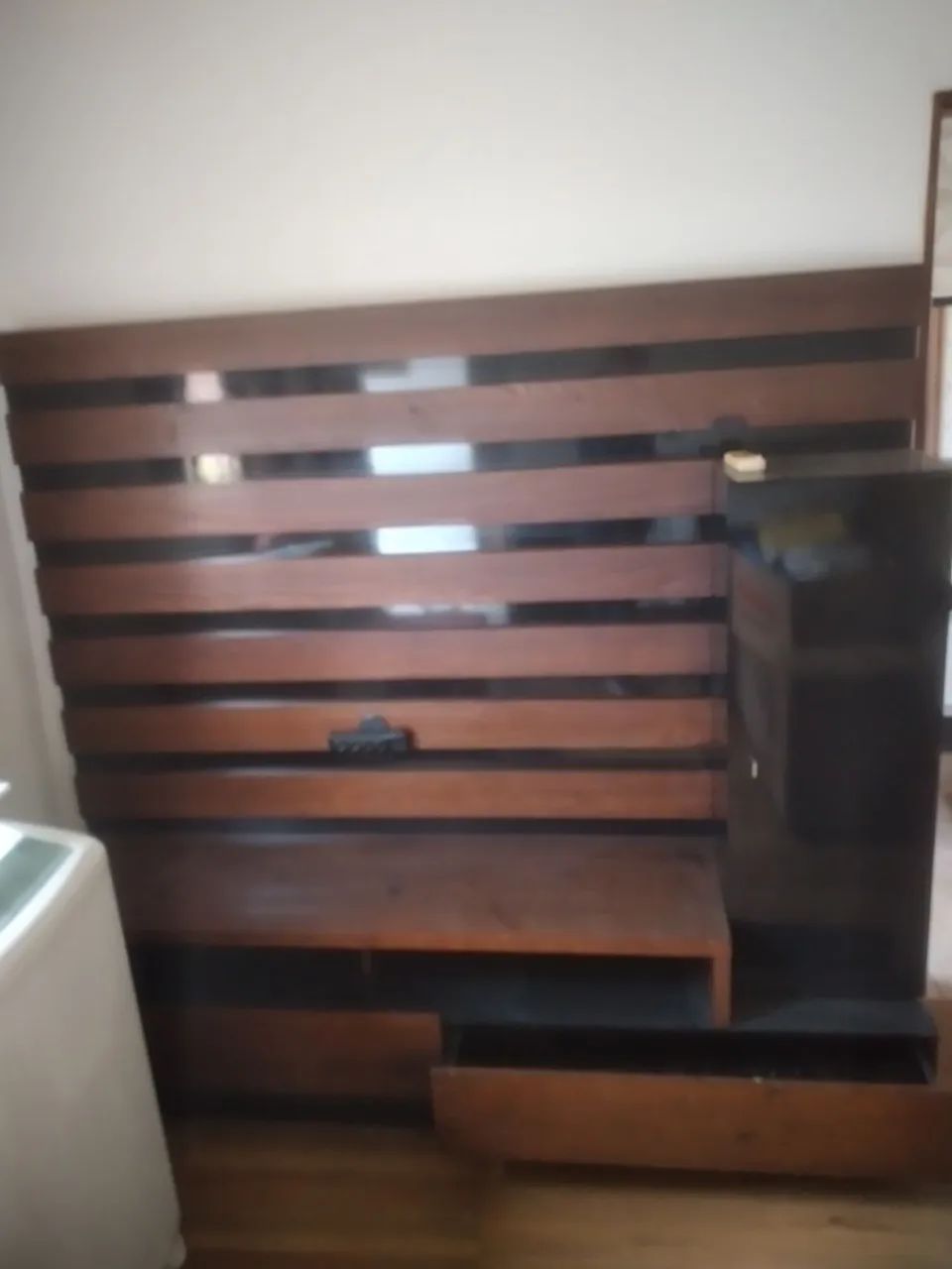 ESTANTE/RACK MULTIUSO EM MADEIRA  - Foto 2