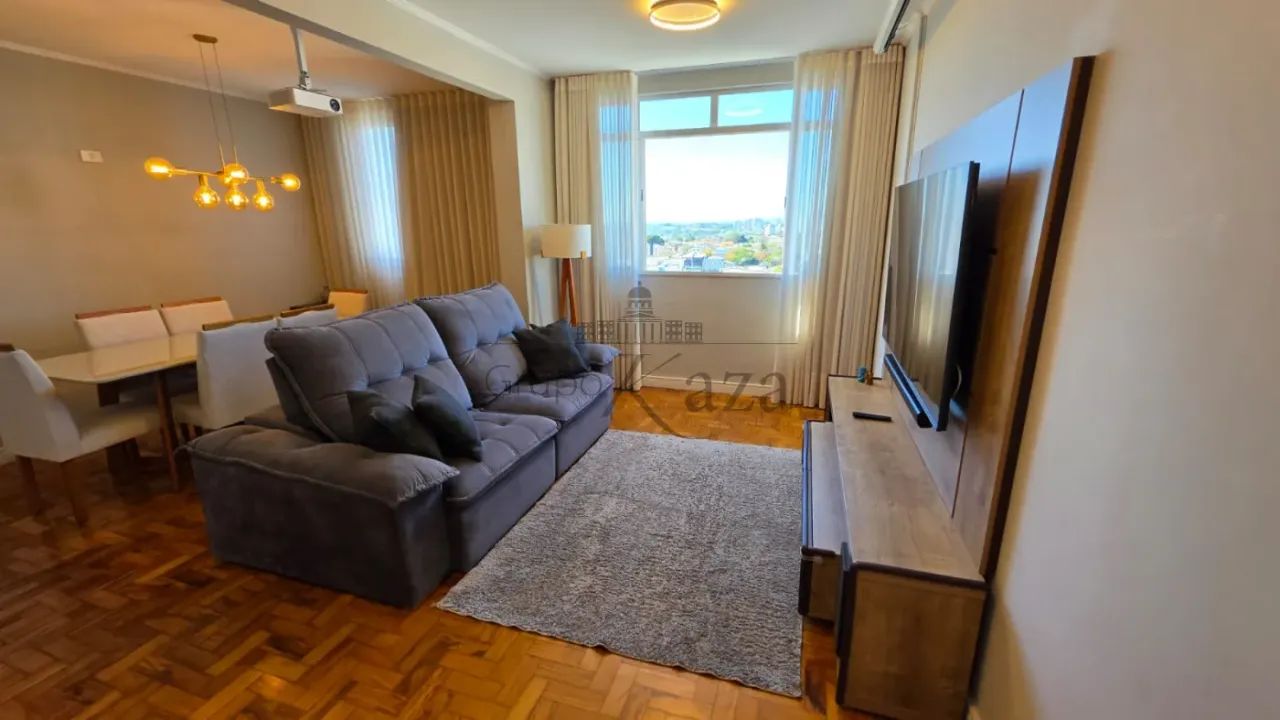 Apartamento - Centro - Edifício Leopoldo Rossi - 3 Dormitórios - 108 m².