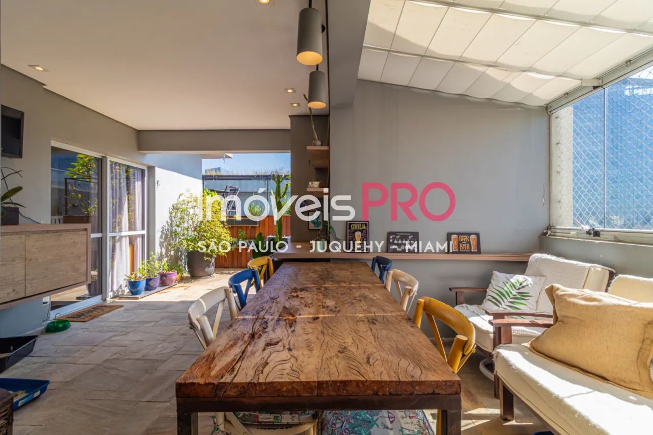 Apartamento Duplex à venda com 270m², 3 suítes e 3 vagas
