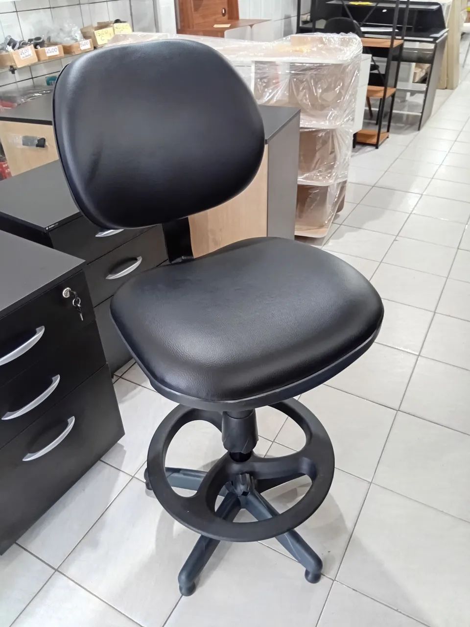 Cadeira giratória alta em Belém 