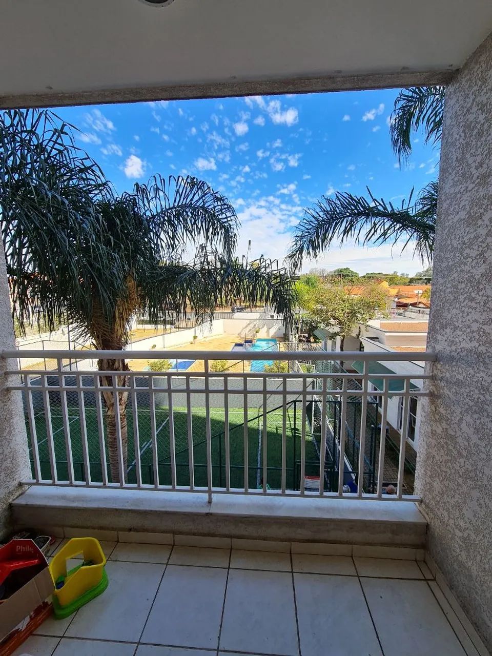 Apartamento Parque Industrial com suíte e varanda. 