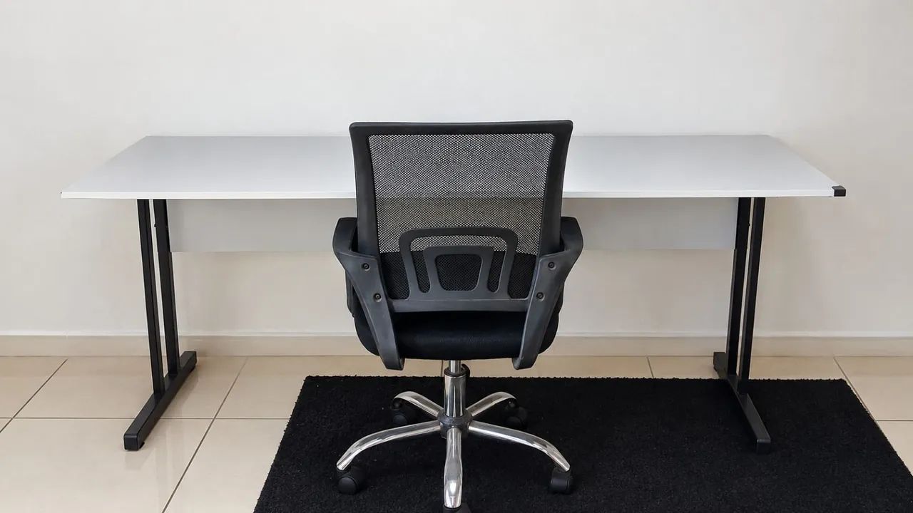 Mesa Escritório com Cadeira 
