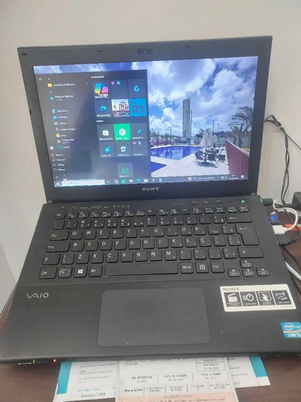 Vende-se notebook Sony 