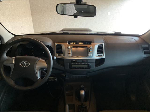 Hilux srv 2013/2013 preta diesel 85.100 km impecável sem detalhes 4 pneus bfgoodrich zero - Foto 7