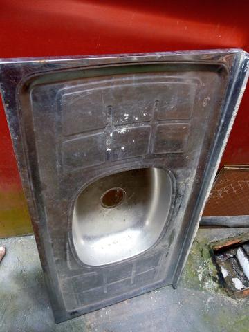 Vendo ou troco uma pia de aço inox concretada pequena troco por um fogão elétrico $80.00 - Foto 2