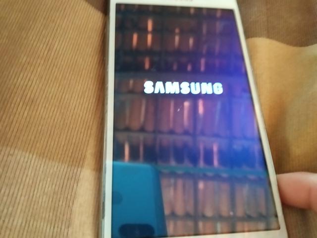 Smartphone Samsung J5