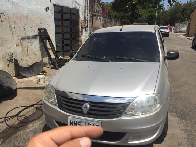 Renault Logan 2011 bem conservado. Completo, pneus novos - Foto 7