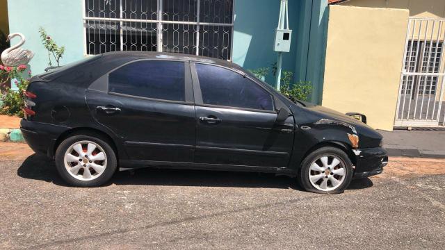Vendo Carro para desmanche!Tenho documento - Foto 6
