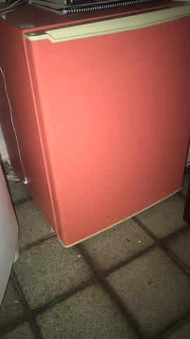 Vendo frigobar $300