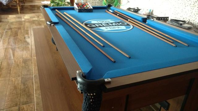 Mesa Carlin Bilhares Cor Imbuia Tecido Azul Com a Logo Grêmio Mod. FEBK4106 - Foto 2