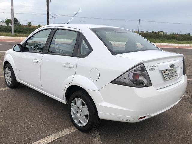 Fiesta sedan 1.6 13/14 - Foto 4