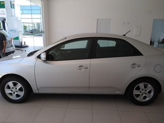 Cerato 1.6 manual de 6 machas - Foto 4