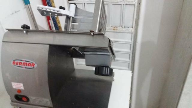 Vendo uma fatiadeira com 1 mês e com nota - Foto 5