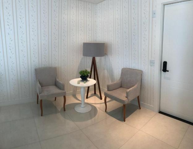 Apartamento 3 suítes Decorado Meia praia - Foto 2