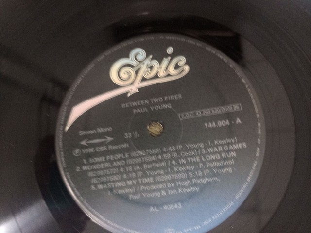 LP Disco Vinil PAUL YOUNG com Encarte  - Foto 4