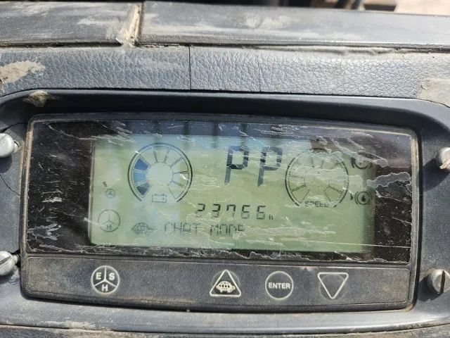 Empilhadeira Elétrica 2.5 toneladas ano 2012 com 2.500 horas troco por estrutura metalica  - Foto 6