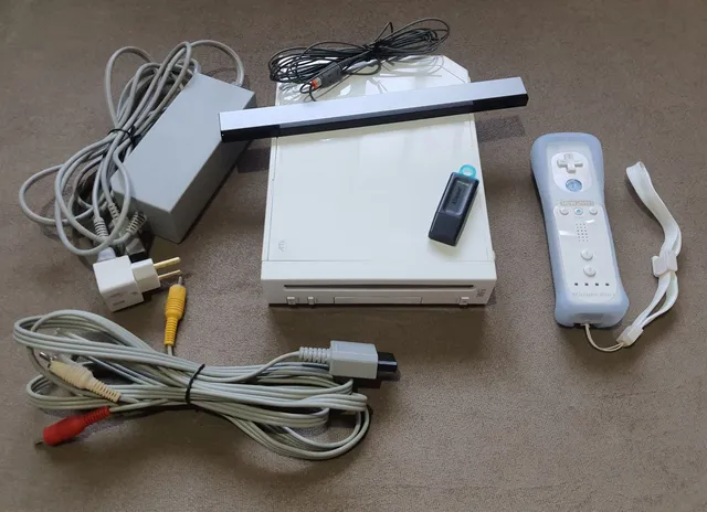 Nintendo Wii Preto na caixa, completo e desbloqueado - Funcionando