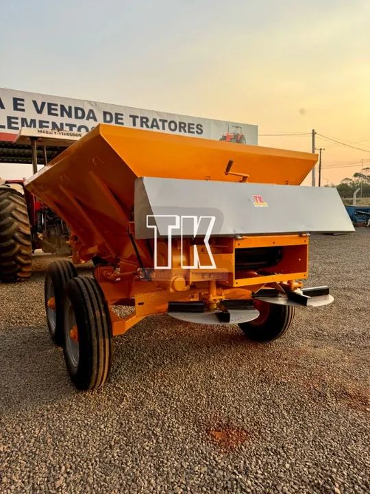Distribuidor de Calcário e fertilizantes 5500 KG Tatu - TK Tratores Nova Andradina - MS - Foto 4