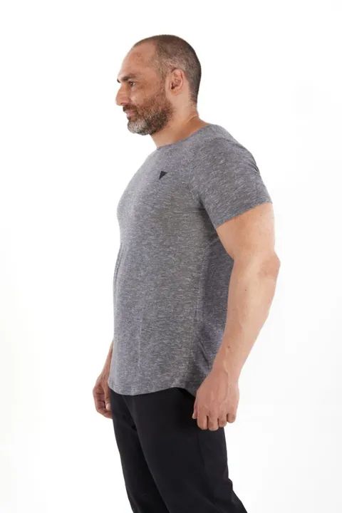 Camiseta Básica Unisex Rebell Cinza - Foto 5