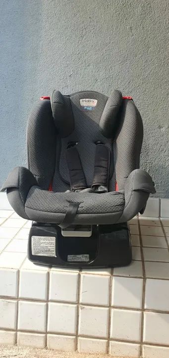Cadeira preta para carro Matrix Evolution 0 a 25 kg - Foto 3