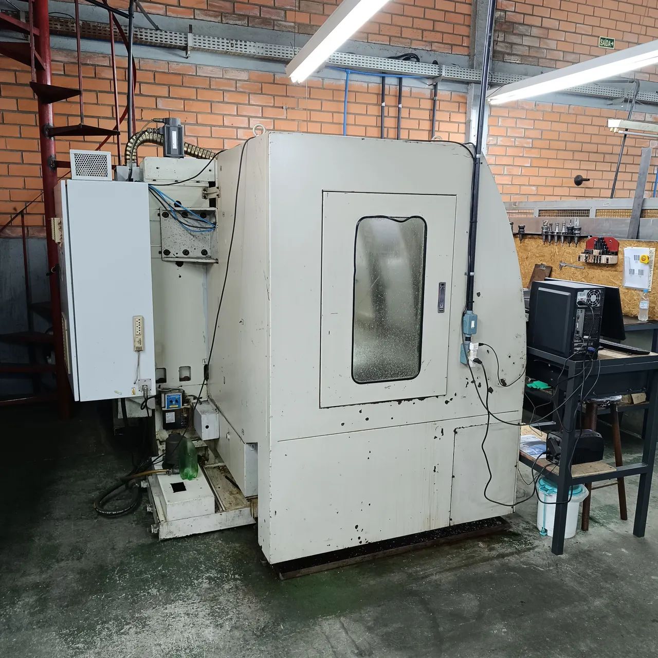 CENTRO DE USINAGEM VERTICAL