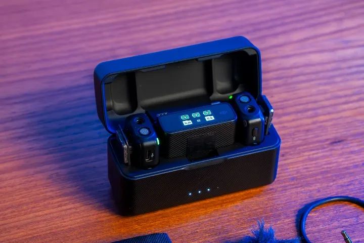 Microfone Lapela Dji Mic - 2 microfones e 1 receptor sem fio. 