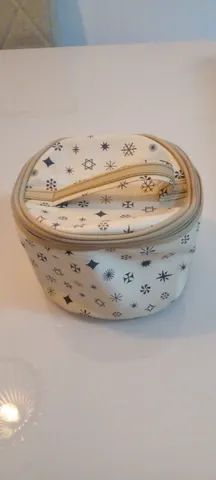 Necessarie Le Postiche