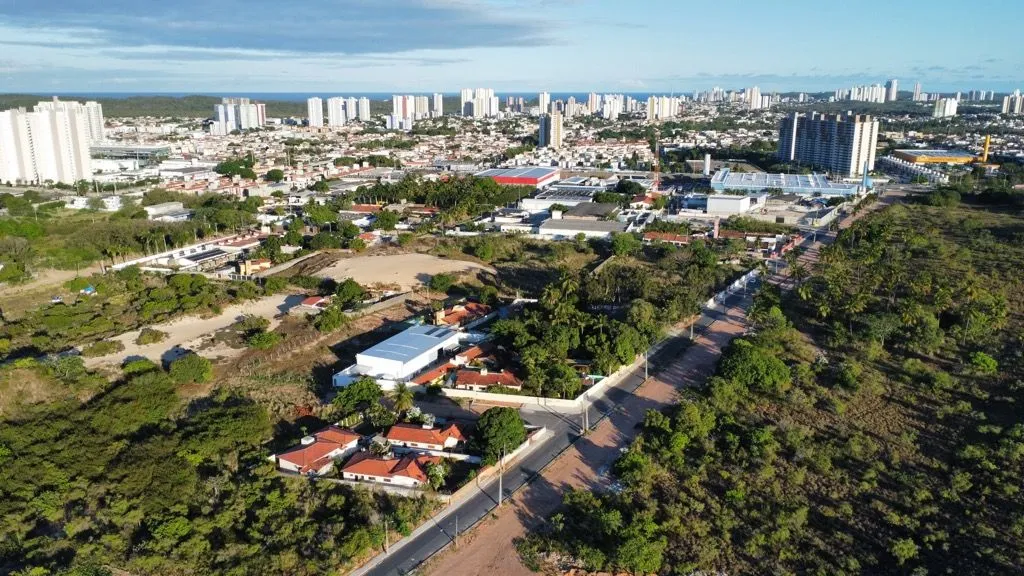 Lançamento de condomínio fechado em Candelária de alto padrão ao lado so Sams.