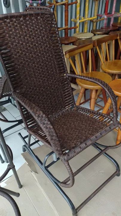 Cadeira balanço novas com molas 