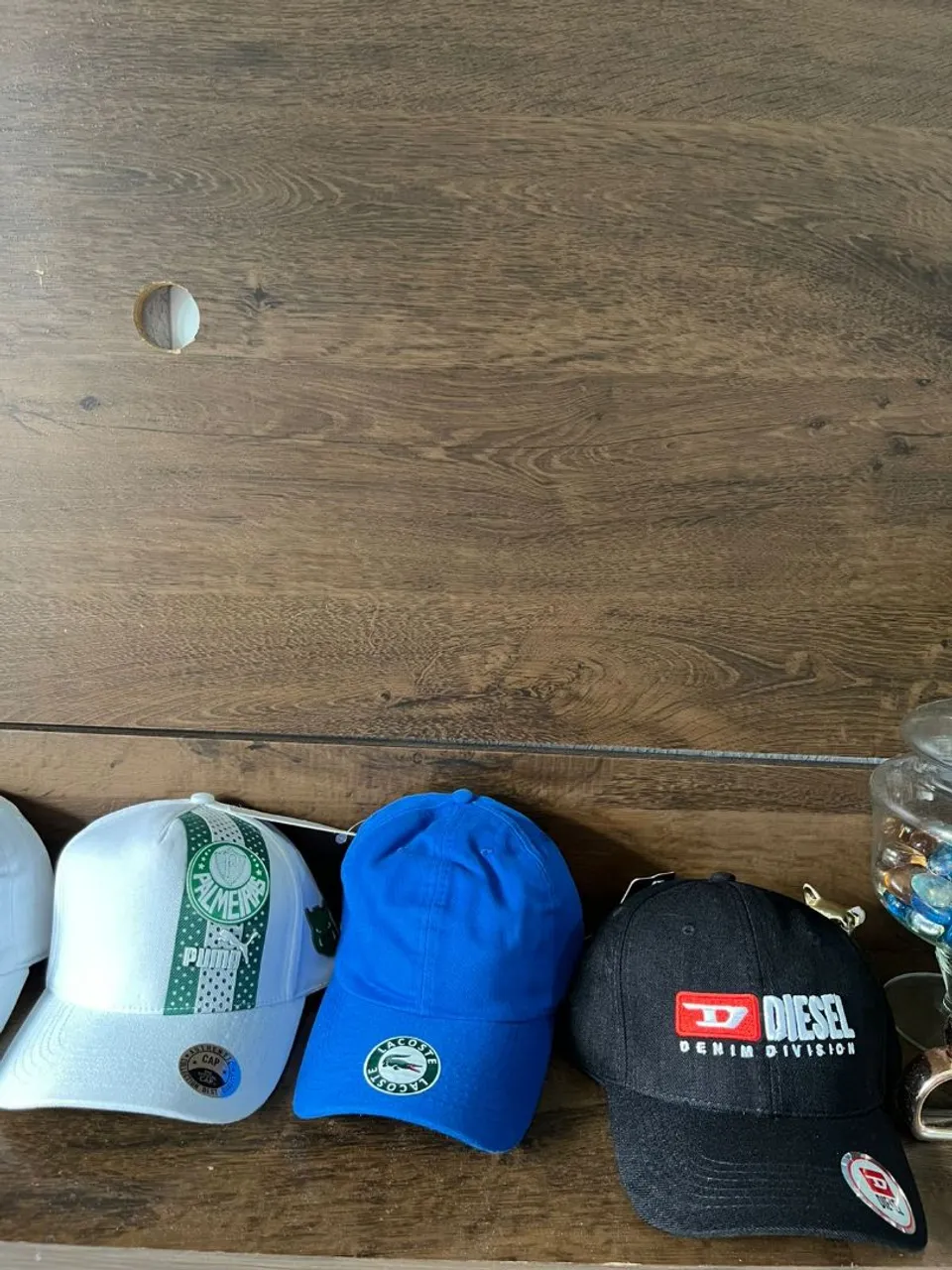 Bonés de diversas marcas por 55$ a unidade
