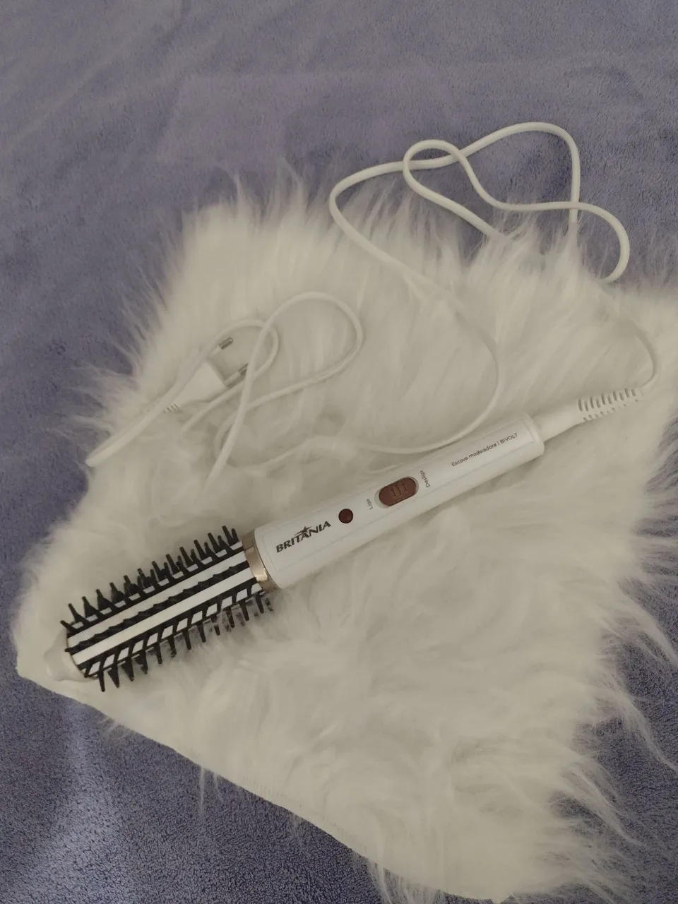Escova Modeladora Britânia BEC04 2 em 1 Bivolt