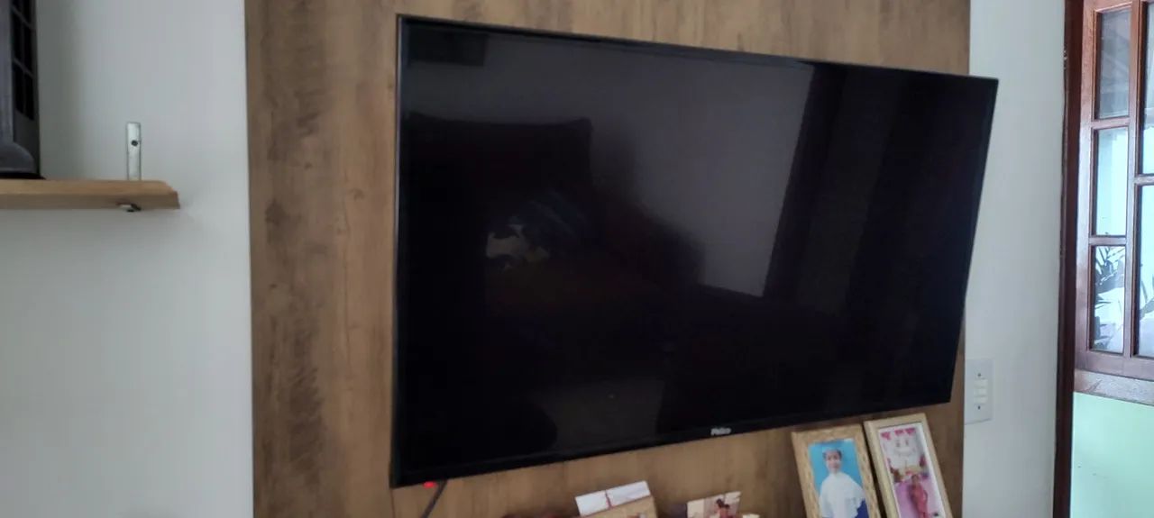 TV Philco 39" HD com conversor digital.