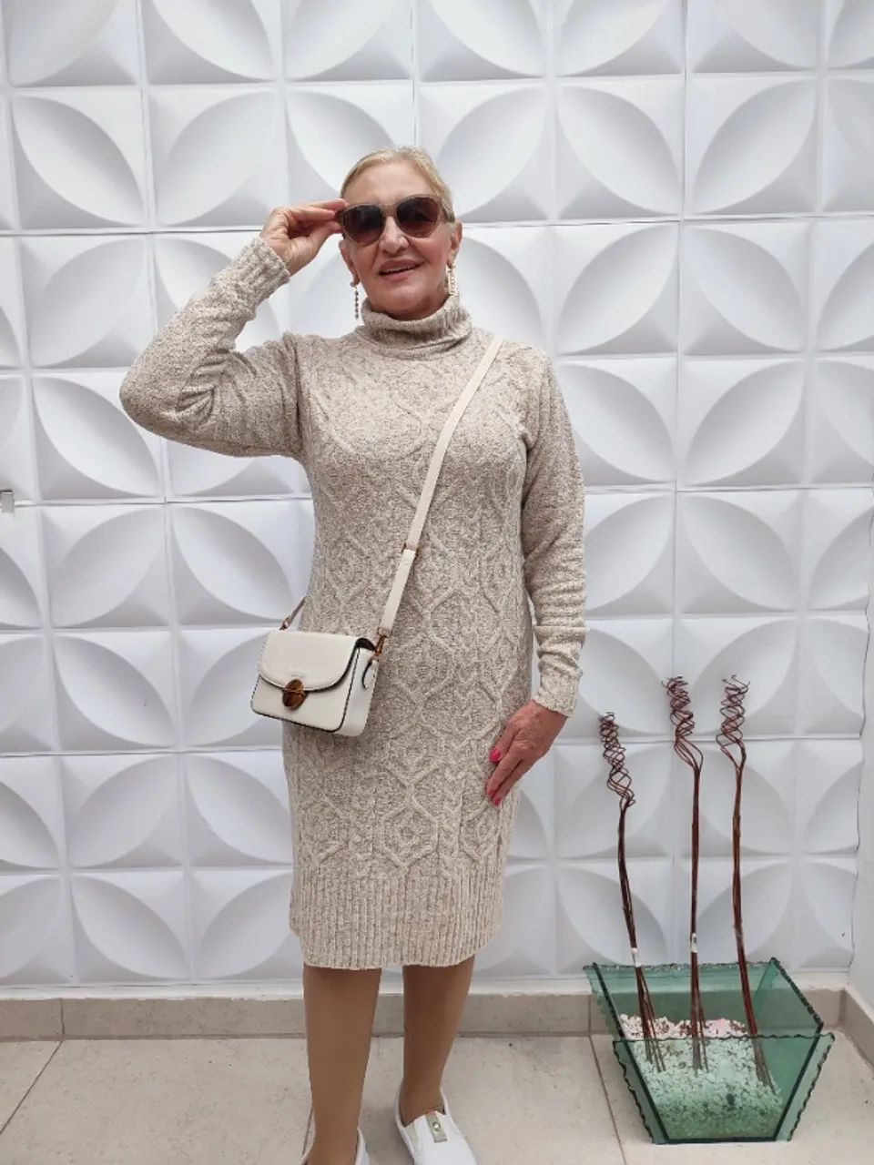 Vestido Tricot Gola Alta - Elegância Quentinha com Toque Fashion! - Foto 3
