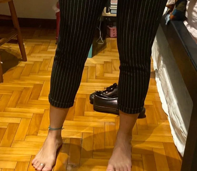 calça de tecido preta listrada65562811629569121