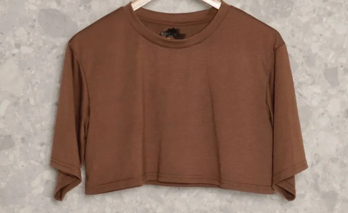 Blusa Cropped marrom