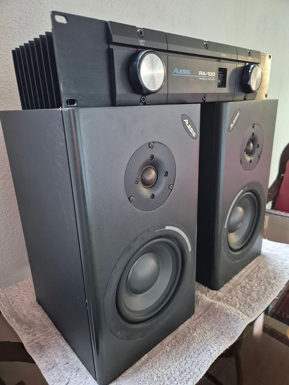 Kit Monitores Alesis One Mk2 e Amplificador RA100 | Referencia Estudio | Completo - Foto 4