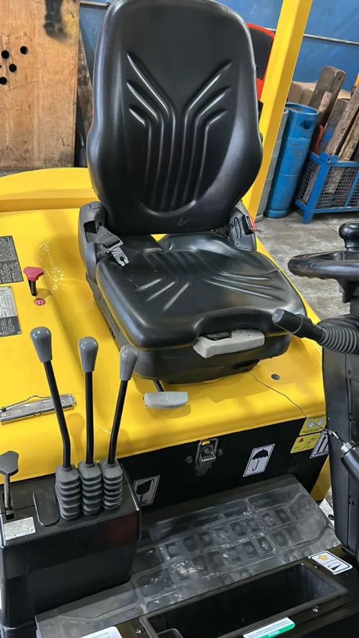 Empilhadeira Contrabalançada Hyster  - Foto 5