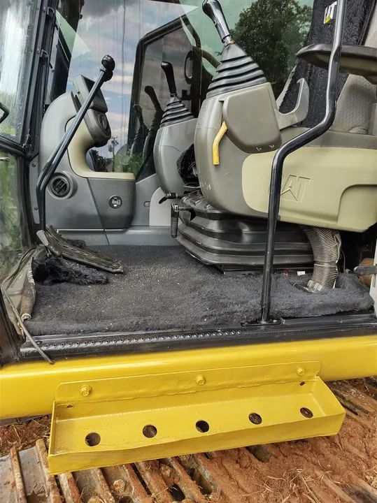 Escavadeira Hidráulica Caterpillar 318D2 - Foto 5