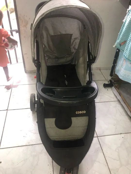 Carrinho de Bebê Cosco - Usado - Foto 2