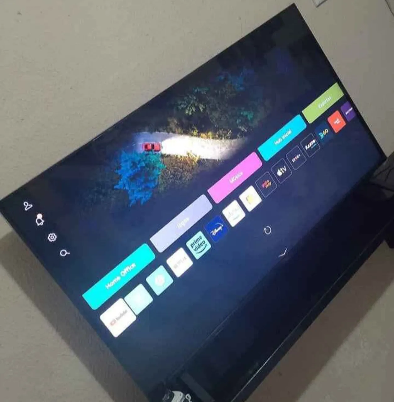 Smart TV 4K com Aplicativos e Tela Incrível